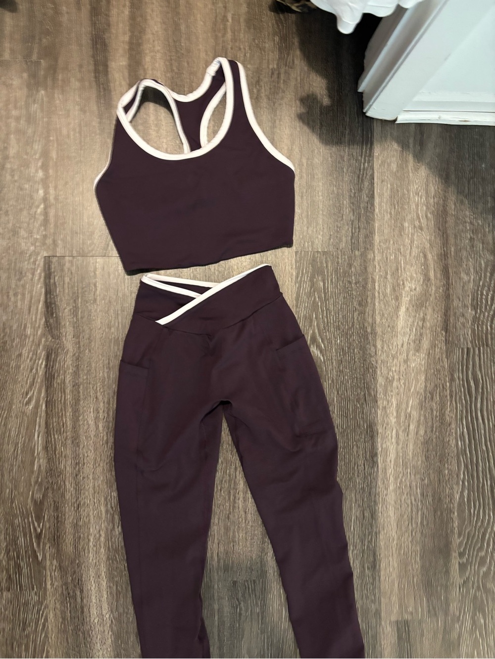 Bombshell Sportswear top and legging set - Picture 2 of 4